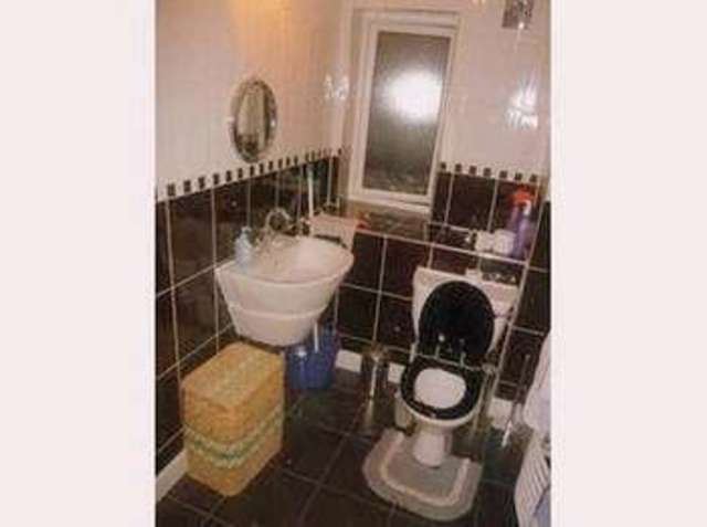  Image of 1 bedroom Property to rent in West End Lane Harlington Hayes UB3 at West End Lane Harlington Hayes, UB3 5LU