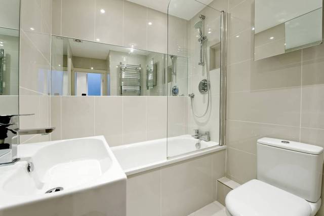  Image of 2 bedroom Ground Flat to rent in Pembroke Place London W8 at West Pembroke Court  19 Pembroke Place, W8 6EX