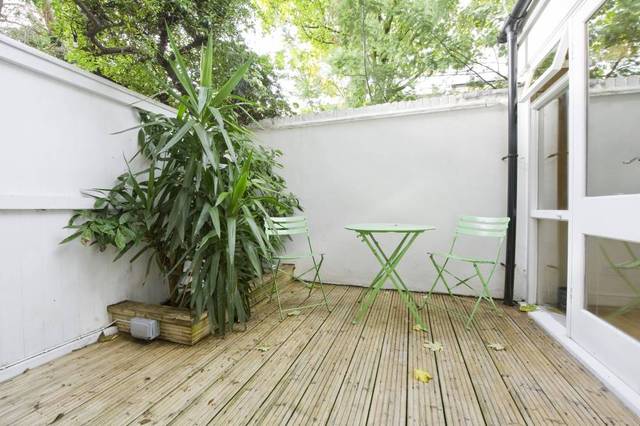  Image of 2 bedroom Ground Flat to rent in Pembroke Place London W8 at West Pembroke Court  19 Pembroke Place, W8 6EX