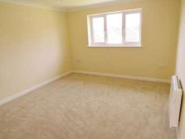  Image of 2 bedroom Flat for sale in Western Avenue Barton on Sea New Milton BH25 at Western Avenue Barton on Sea NEW MILTON, BH25 7QA