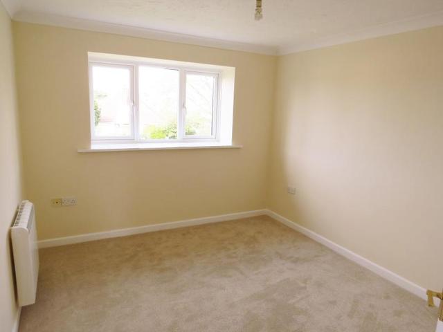  Image of 2 bedroom Flat for sale in Western Avenue Barton on Sea New Milton BH25 at Western Avenue Barton on Sea NEW MILTON, BH25 7QA