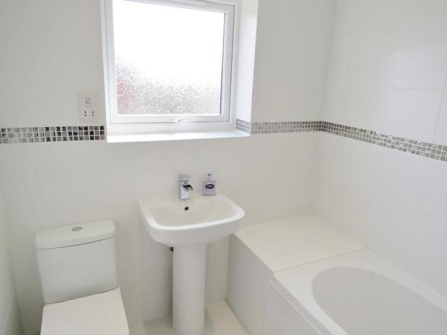  Image of 2 bedroom Flat for sale in Western Avenue Barton on Sea New Milton BH25 at Western Avenue Barton on Sea NEW MILTON, BH25 7QA