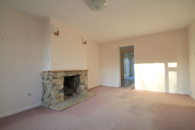  Image of 4 bedroom Semi-Detached house to rent in Wheatfield Close Cranbrook TN17 at Cranbrook, TN17 3NA