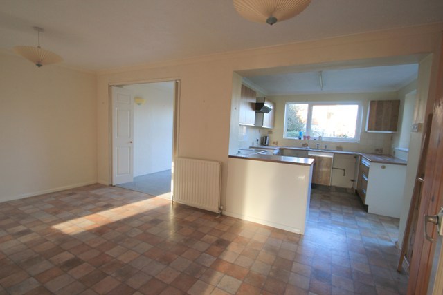  Image of 4 bedroom Semi-Detached house to rent in Wheatfield Close Cranbrook TN17 at Cranbrook, TN17 3NA