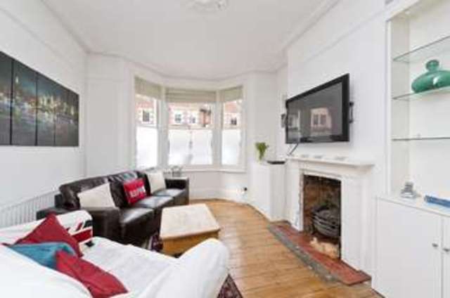  Image of 3 bedroom Terraced house for sale in White Hart Lane London SW13 at White Hart Lane  London, SW13 0PP