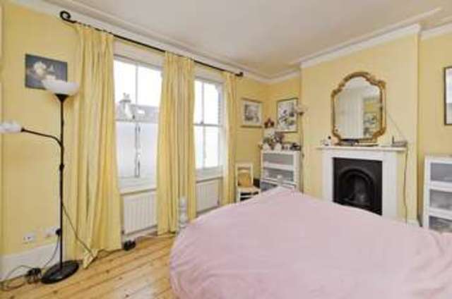  Image of 3 bedroom Terraced house for sale in White Hart Lane London SW13 at White Hart Lane  London, SW13 0PP