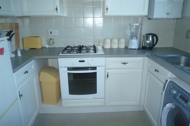  Image of 1 bedroom Flat to rent in Fishbourne Road East Chichester PO19 at Fishbourne Road East  Chichester, PO19 3HL