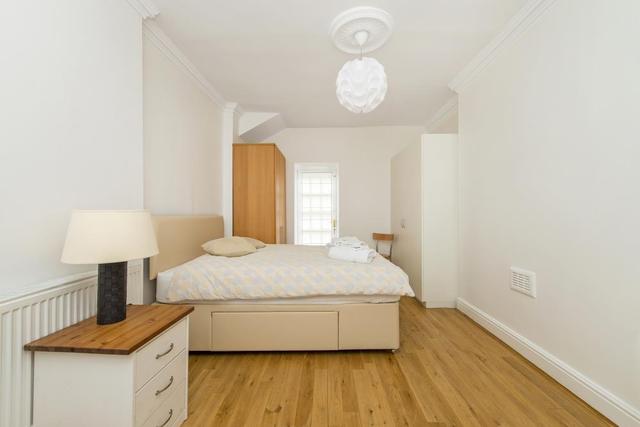 1 Bedroom Flat To Rent In Winchester Street London Sw1v