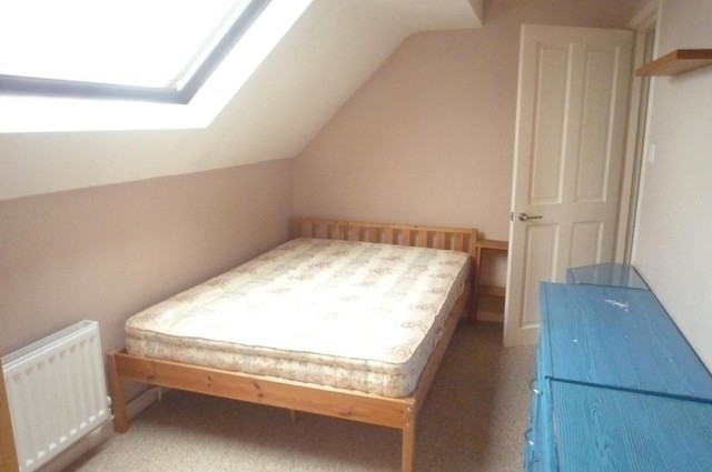  Image of 1 bedroom Flat to rent in Windrush Drive High Wycombe HP13 at Windrush Drive  High Wycombe, HP13 7UL
