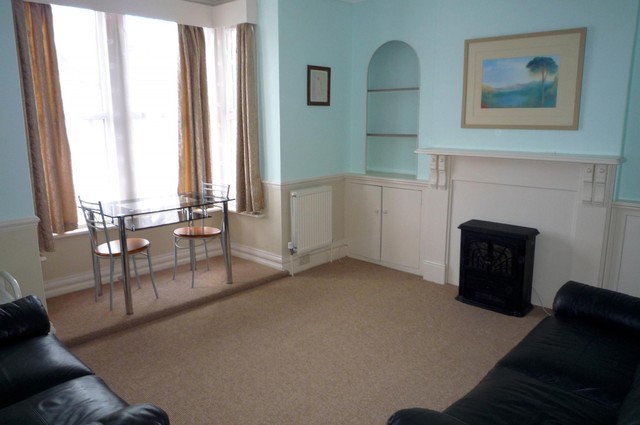  Image of 1 bedroom Flat to rent in Winter Road Southsea PO4 at 53 Winter Road  Southsea, PO4 9BT