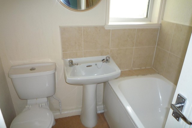  Image of 1 bedroom Flat to rent in Winter Road Southsea PO4 at 53 Winter Road  Southsea, PO4 9BT