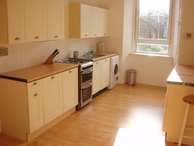  Image of 3 bedroom Flat to rent in Wolseley Terrace Edinburgh EH8 at Meadowbank Edinburgh Edinburgh, EH8 7AB