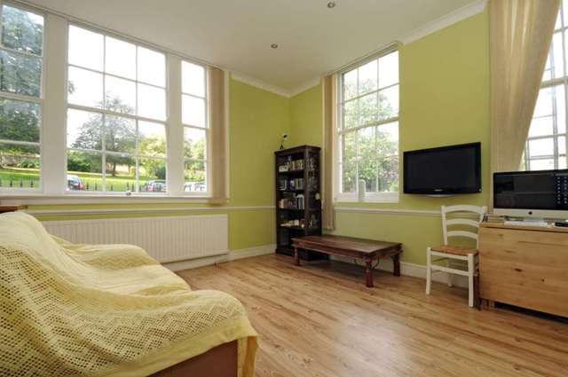  Image of 1 bedroom Apartment to rent in Woolwich New Road London SE18 at Woolwich New Road Woolwich London, SE18 6HA