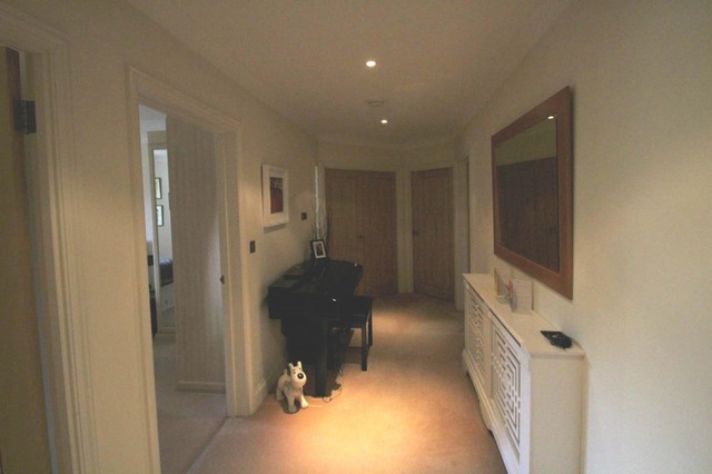  Image of 2 bedroom Apartment to rent in Wray Park Road Reigate RH2 at 13 Wray Park Road  Reigate, RH2 0US