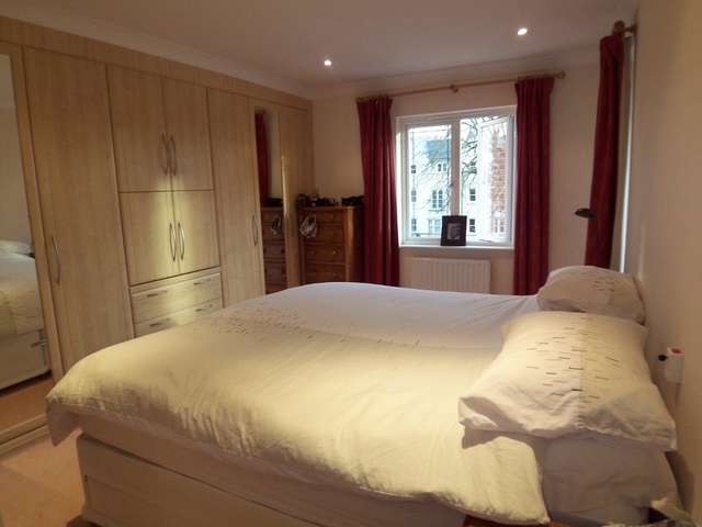  Image of 2 bedroom Apartment to rent in Wray Park Road Reigate RH2 at 13 Wray Park Road  Reigate, RH2 0US