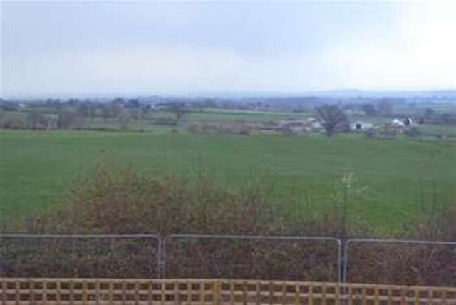  Image of 2 bedroom Terraced house to rent in Cunningham Road Yeovil BA21 at Yeovil, BA21 5FF