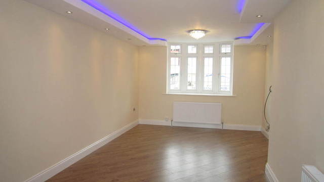  Image of 4 bedroom Semi-Detached house for sale in York Avenue Hayes UB3 at Middlesex  Hayes, UB3 2TN