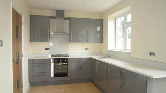  Image of 4 bedroom Semi-Detached house for sale in York Avenue Hayes UB3 at Middlesex  Hayes, UB3 2TN