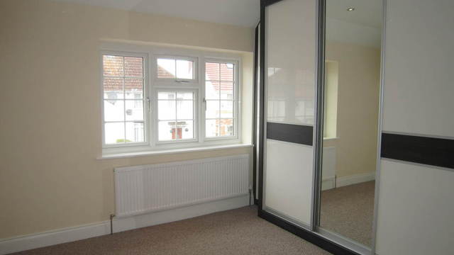  Image of 4 bedroom Semi-Detached house for sale in York Avenue Hayes UB3 at Middlesex  Hayes, UB3 2TN