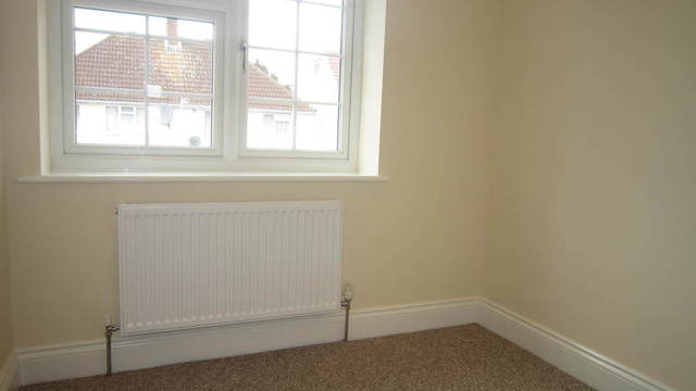 Image of 4 bedroom Semi-Detached house for sale in York Avenue Hayes UB3 at Middlesex  Hayes, UB3 2TN