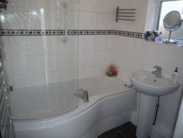  Image of 3 bedroom Semi-Detached house for sale in Wymering Road Aylesbury HP21 at Wymering Road  Aylesbury, HP21 9BP