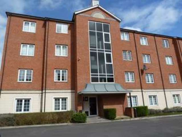  Image of 2 bedroom Flat for sale in Great Western Road Gloucester GL1 at Gloucester  Gloucester, GL1 3PP
