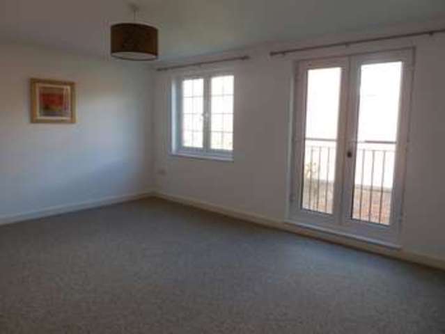  Image of 2 bedroom Flat for sale in Great Western Road Gloucester GL1 at Gloucester  Gloucester, GL1 3PP