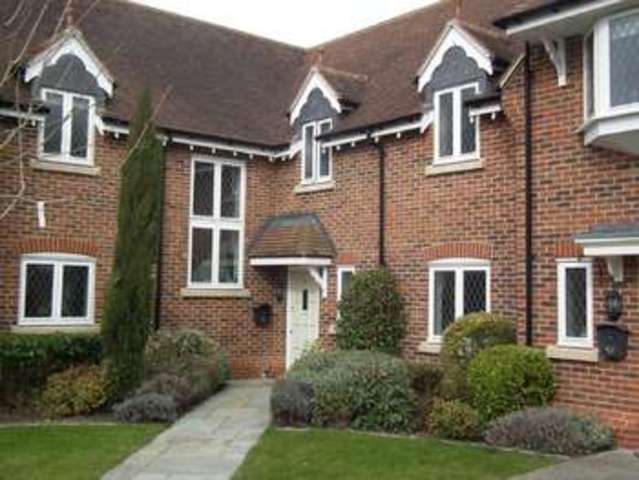  Image of 3 bedroom Cottage to rent in Drift Road Winkfield Windsor SL4 at Drift Road  Winkfield, SL4 4FG