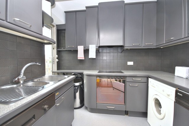  Image of 2 bedroom Flat to rent in Hyde Park Place London W2 at London, W2 2LH