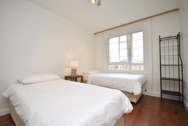  Image of 2 bedroom Flat to rent in Hyde Park Place London W2 at London, W2 2LH