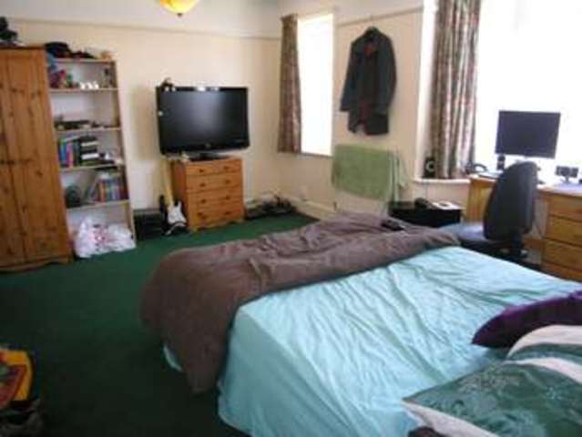  Image of 4 bedroom Detached house to rent in Frampton Road Winton Bournemouth BH9 at Bournemouth, BH9 1HD