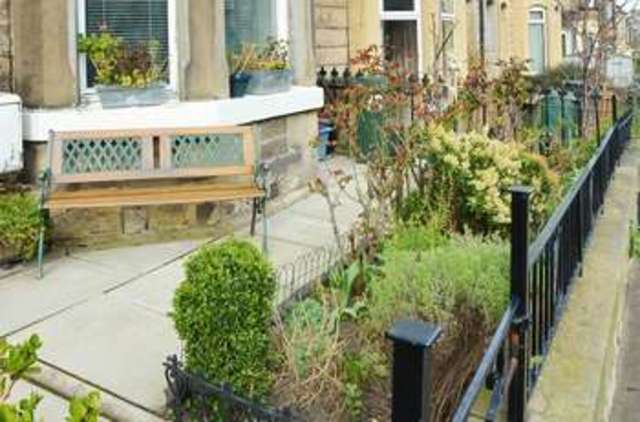  Image of 2 bedroom Flat for sale in Cornhill Terrace Edinburgh EH6 at Cornhill Terrace Leith Links Edinburgh, EH6 8EJ