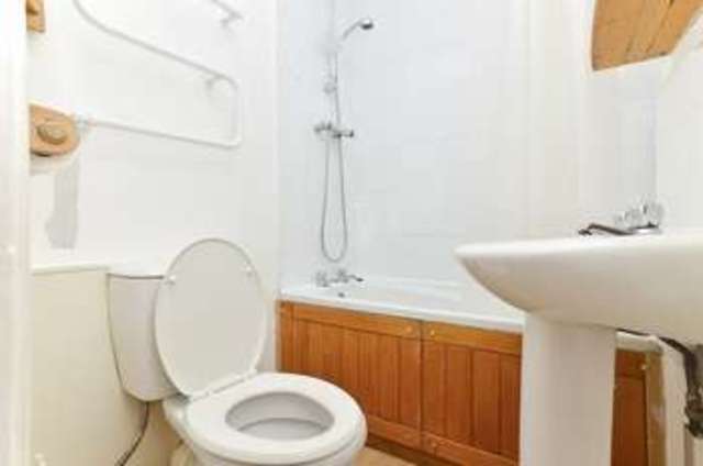  Image of 1 bedroom Flat for sale in Albert Street Edinburgh EH7 at Albert Street Leith Edinburgh, EH7 5LR