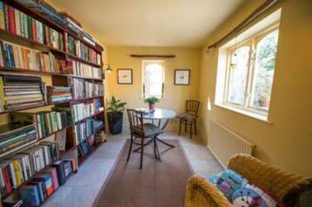  Image of 2 bedroom Cottage for sale in High Street Honiton EX14 at 98a High Street  Honiton, EX14 1JW