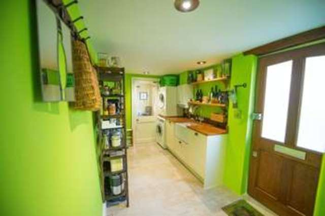  Image of 2 bedroom Cottage for sale in High Street Honiton EX14 at 98a High Street  Honiton, EX14 1JW