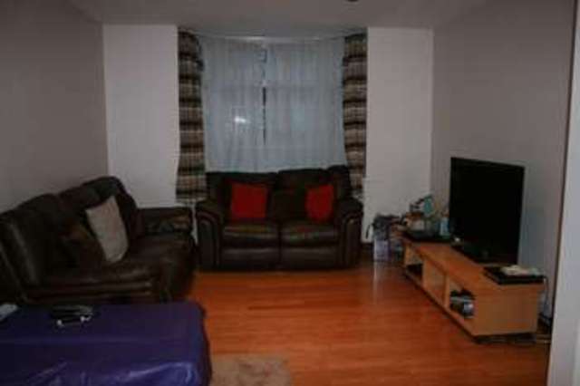  Image of 3 bedroom Semi-Detached house for sale in Stanway Gardens Edgware HA8 at Stanway Gardens  Edgware, HA8 9LN