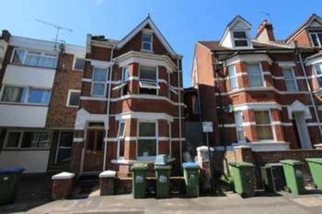  Image of 1 bedroom Flat to rent in Silverdale Road Shirley Southampton SO15 at Silverdale Road  Southampton, SO15 2NG