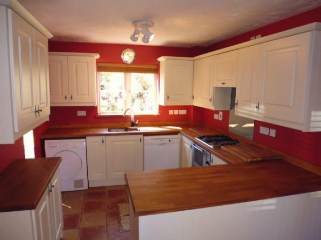  Image of 4 bedroom Semi-Detached house to rent in Foxholes Close Deanshanger Milton Keynes MK19 at Deanshanger  Milton Keynes, MK19 6HA