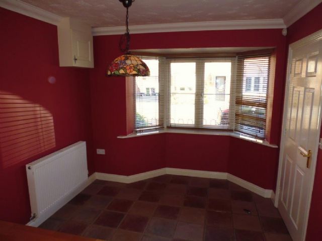  Image of 4 bedroom Semi-Detached house to rent in Foxholes Close Deanshanger Milton Keynes MK19 at Deanshanger  Milton Keynes, MK19 6HA