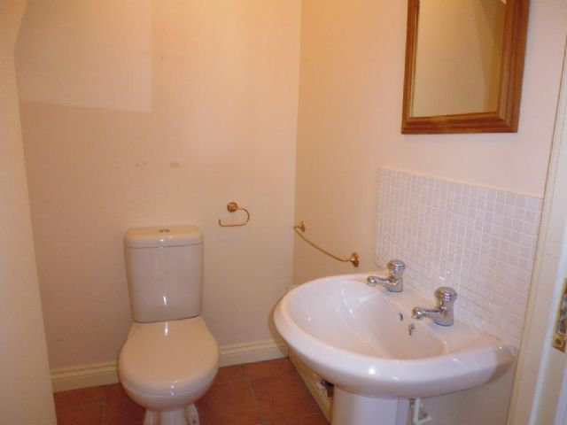  Image of 4 bedroom Semi-Detached house to rent in Foxholes Close Deanshanger Milton Keynes MK19 at Deanshanger  Milton Keynes, MK19 6HA