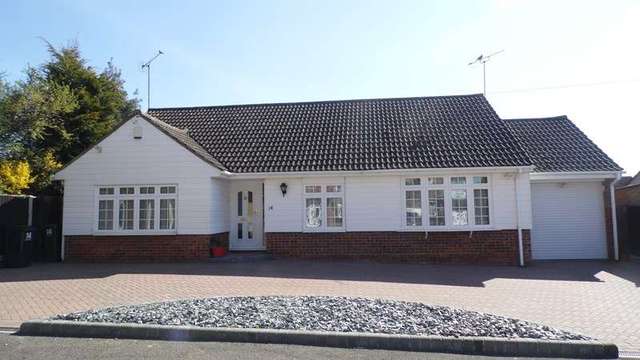  Image of 3 bedroom Detached house for sale in Abbey Close Hullbridge Hockley SS5 at Abbey Close Hullbridge Hockley, SS5 6DL