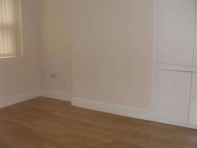  Image of 1 bedroom Flat to rent in Albert Road Wellingborough NN8 at Wellingborough  Northamptonshire, NN8 1EL