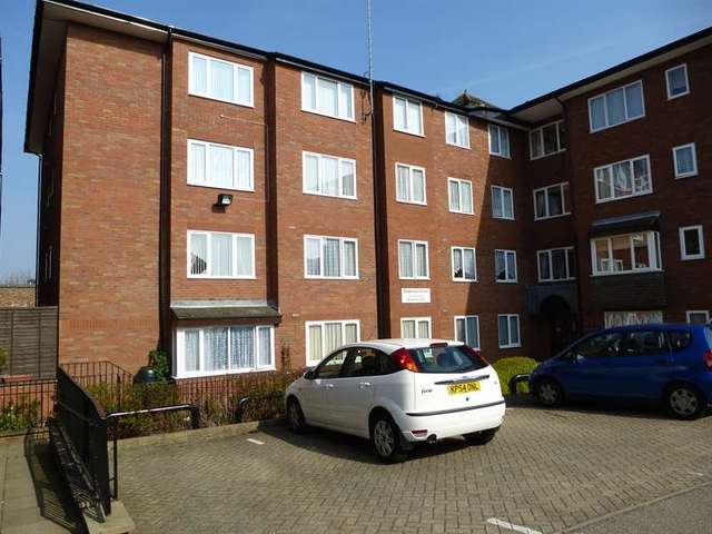  Image of 1 bedroom Retirement Property for sale in Albion Street Dunstable LU6 at Dunstable, LU6 1SB
