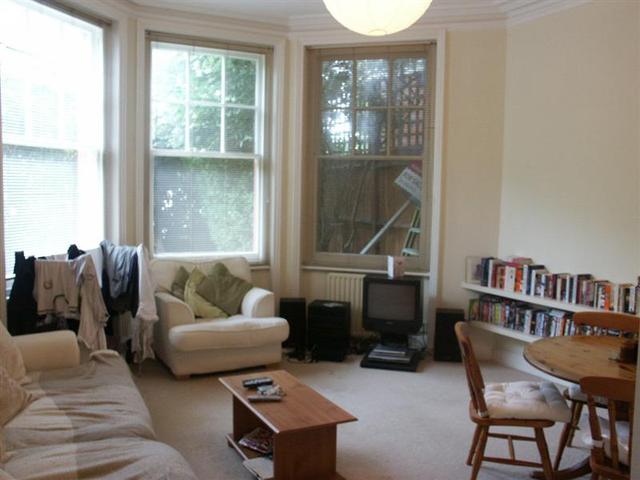  Image of 1 bedroom Property to rent in Alexandra Park Road London N10 at Muswell Hill, N10 2AA
