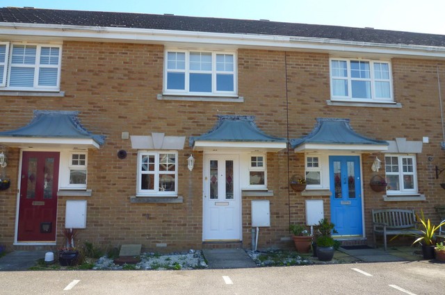  Image of 2 bedroom Terraced house to rent in Alfred Close Bognor Regis PO22 at Bognor Regis, PO22 7UF