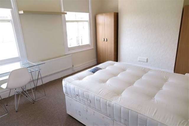  Image of Property to rent in Alloa Road London SE8 at Deptford, SE8 5AH