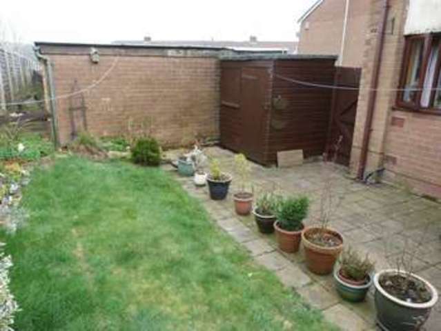  Image of 3 bedroom Semi-Detached house for sale in Alwin Road Shaw Oldham OL2 at Alwin Road Shaw Oldham, OL2 7YD