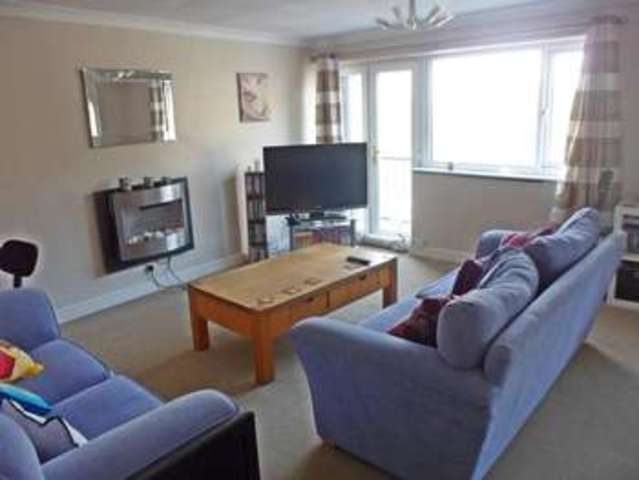  Image of 2 bedroom Flat to rent in Alwoodley Court Alwoodley Leeds LS17 at Leeds LS17 Leeds, LS17 7BB