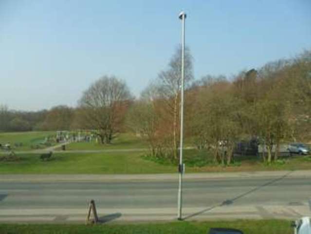  Image of 2 bedroom Flat to rent in Alwoodley Court Alwoodley Leeds LS17 at Leeds LS17 Leeds, LS17 7BB