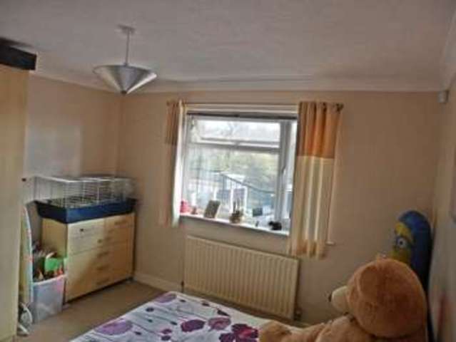  Image of 2 bedroom Flat to rent in Alwoodley Court Alwoodley Leeds LS17 at Leeds LS17 Leeds, LS17 7BB